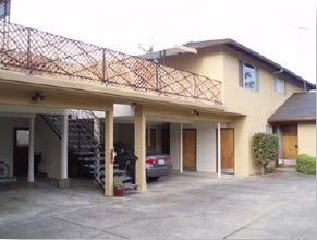 960 Roble Ave in Menlo Park, CA - Building Photo - Building Photo