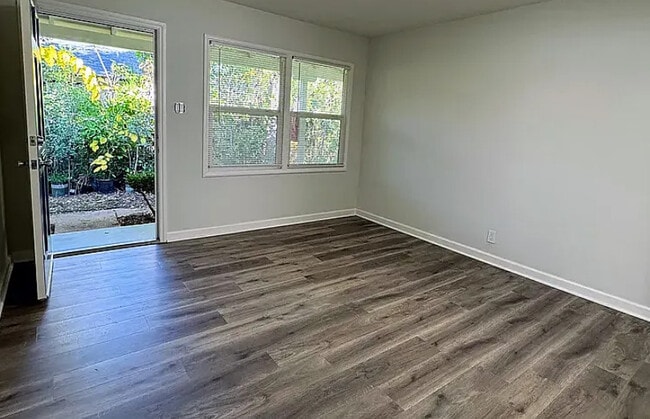 467 S Buena Vista Ave in San Jose, CA - Building Photo - Building Photo