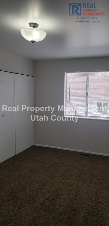 309 W 450 N St in Orem, UT - Building Photo