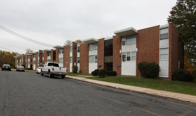 Woodhill Estates in Baltimore, MD - Foto de edificio - Building Photo