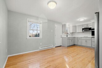 2 Starbird Ave, Unit 2 in Boston, MA - Building Photo - Building Photo