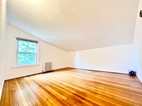 255 Newark Ave in Bloomfield, NJ - Foto de edificio - Building Photo