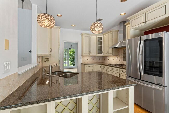 1249 McLendon Dr in Decatur, GA - Building Photo - Building Photo