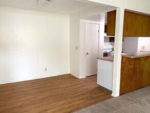 745 Halyard St in Port Hueneme, CA - Foto de edificio - Building Photo