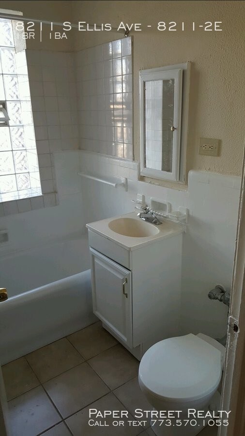 8211 S Ellis Ave-Unit -8211-2E in Chicago, IL - Building Photo - Building Photo