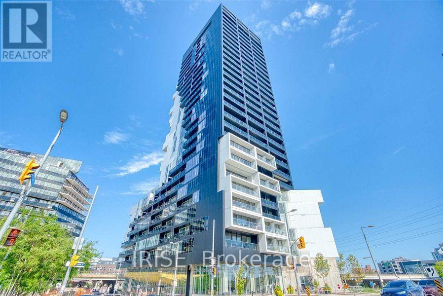 170-170 Bayview Ave in Toronto, ON - Building Photo