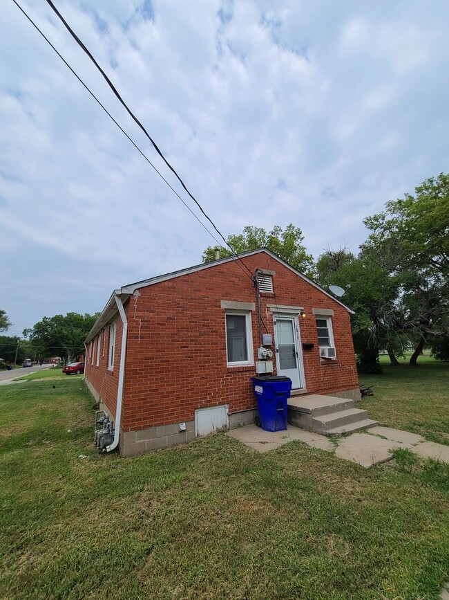 property at 1819-1821 N Madison St