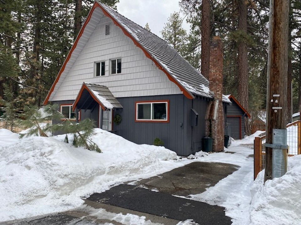 2656 Osborne Ave in South Lake Tahoe, CA - Building Photo