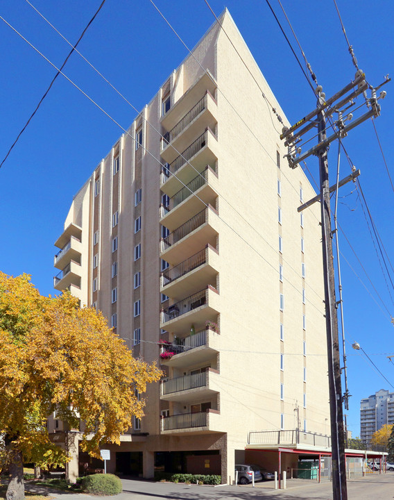 Berkeley Condominiums in Edmonton, AB - Building Photo