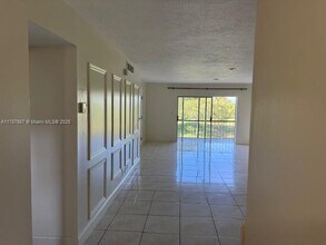 6101 N Falls Cir Dr in Lauderhill, FL - Building Photo - Building Photo