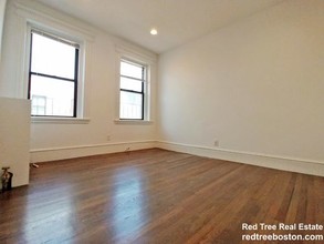 1131 Commonwealth Avenue-Unit -3f in Boston, MA - Building Photo - Building Photo