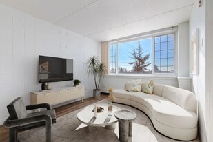Hillsboro Place in Calgary, AB - Building Photo