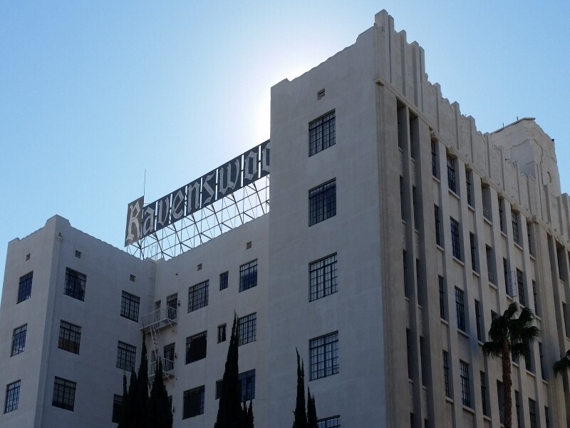 570 N Rossmore Ave in Los Angeles, CA - Building Photo