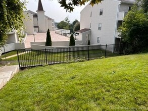 163 South St in Danbury, CT - Building Photo - Building Photo