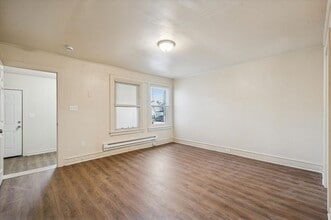 1112 Johnson St in Chester, PA - Building Photo - Building Photo