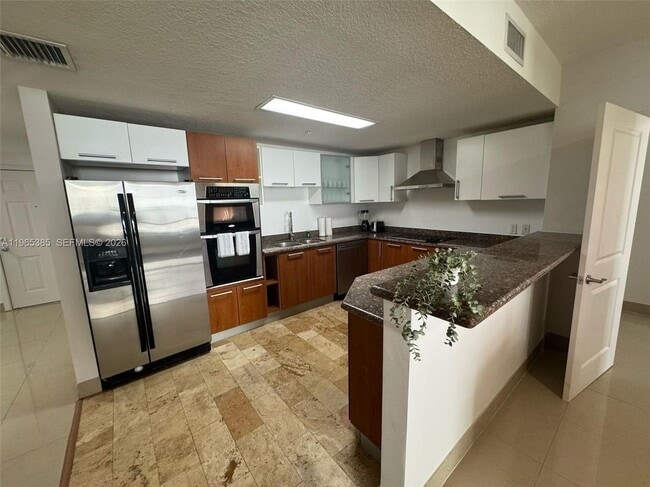 property at 170 SE 14th St