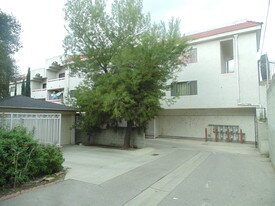 7340 Foothill Blvd Apartamentos