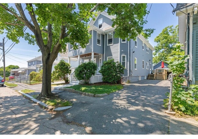 96 Edinboro Rd in Quincy, MA - Foto de edificio - Building Photo