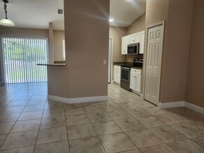 217-219 Hightower Ave S in Lehigh Acres, FL - Building Photo - Building Photo