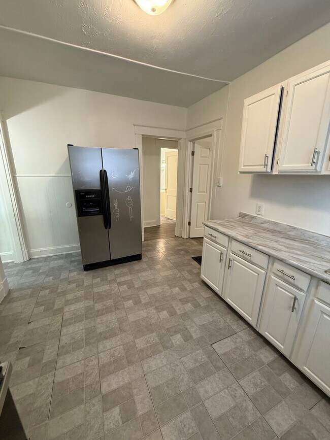 809 S Fred Shuttlesworth Cir in Cincinnati, OH - Building Photo - Building Photo