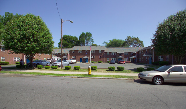 Morgan Manor Apartments in Springfield, MA - Foto de edificio - Building Photo