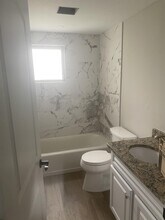 5308 S Lockwood Ridge Rd in Sarasota, FL - Building Photo - Building Photo