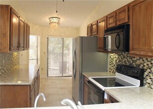 6722 Canary Palm Cir in Boca Raton, FL - Building Photo - Building Photo