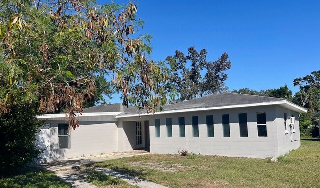 property at 520 Norfolk Cir