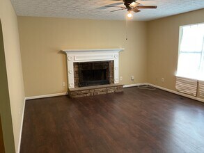 222 Shadow Wood Dr in Douglasville, GA - Building Photo - Building Photo