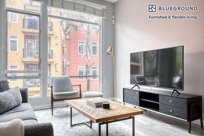 4055 Redwood Ave, Unit FL2-ID1016 in Los Angeles, CA - Building Photo - Building Photo