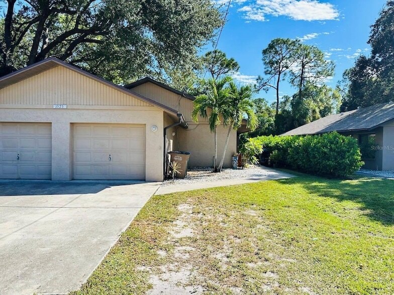 1025 SE 24th Ave in Cape Coral, FL - Foto de edificio