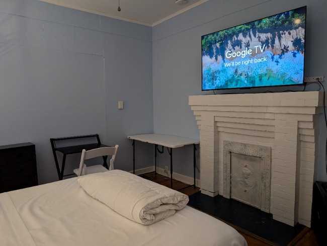 16 Ravenscroft Dr in Asheville, NC - Foto de edificio - Building Photo