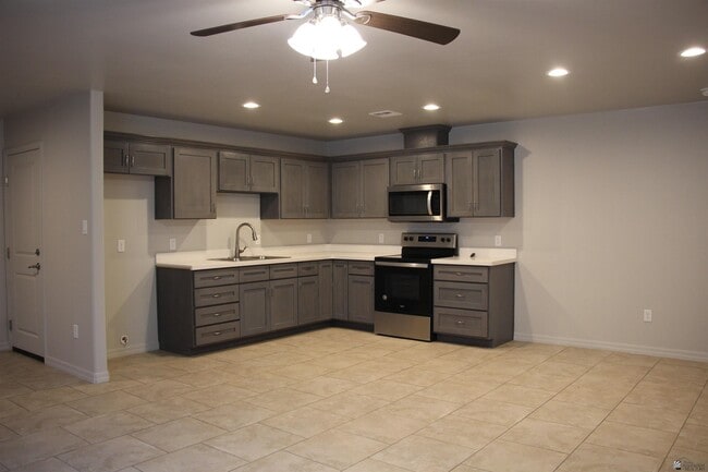 155 W 12th St in Yuma, AZ - Building Photo - Building Photo