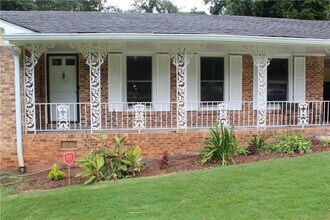 1179 Old Coach Rd in Stone Mountain, GA - Building Photo - Building Photo
