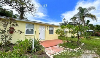 255 Pineapple St in Englewood, FL - Building Photo