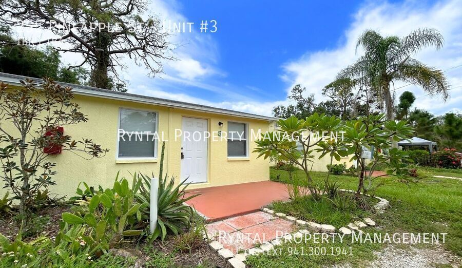 255 Pineapple St in Englewood, FL - Building Photo