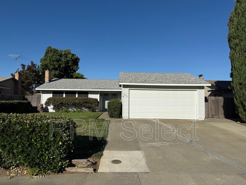 3428 Spartan Way in Sacramento, CA - Building Photo