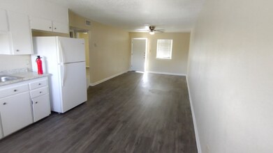 905 N Main St in Copperas Cove, TX - Building Photo - Building Photo