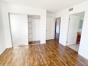 2811 Francis Ave in Los Angeles, CA - Building Photo - Building Photo