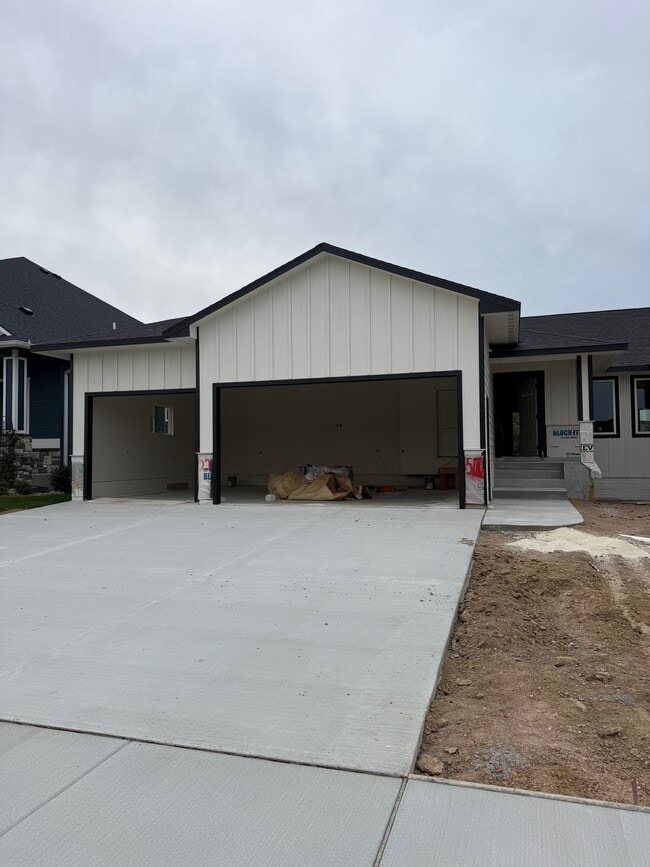 5502 W Vision Cir in Sioux Falls, SD - Building Photo - Building Photo