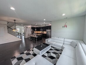 13699 Endeavour Dr in Herndon, VA - Building Photo - Building Photo