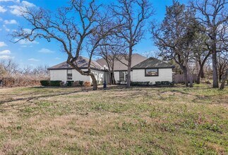 2700 S Chase Ct, Unit 824 in Burleson, TX - Building Photo - Building Photo