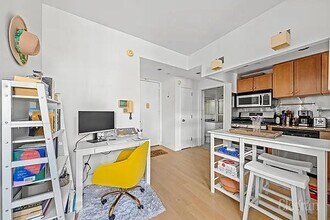 520 West 23rd Street in New York, NY - Building Photo - Building Photo