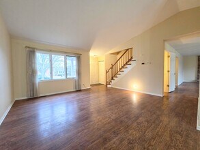 1013 Meadow Lake Dr in Palatine, IL - Building Photo - Building Photo