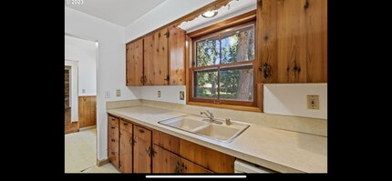 6401 SW McEwan Rd in Lake Oswego, OR - Building Photo - Building Photo