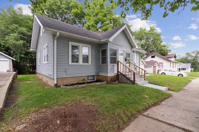 property at 422 Miriam Ave