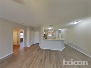 425 Longshore Dr in Little Elm, TX - Foto de edificio - Building Photo