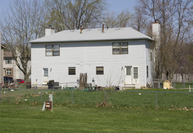 1811 Laramie Dr in Powell, OH - Foto de edificio - Building Photo