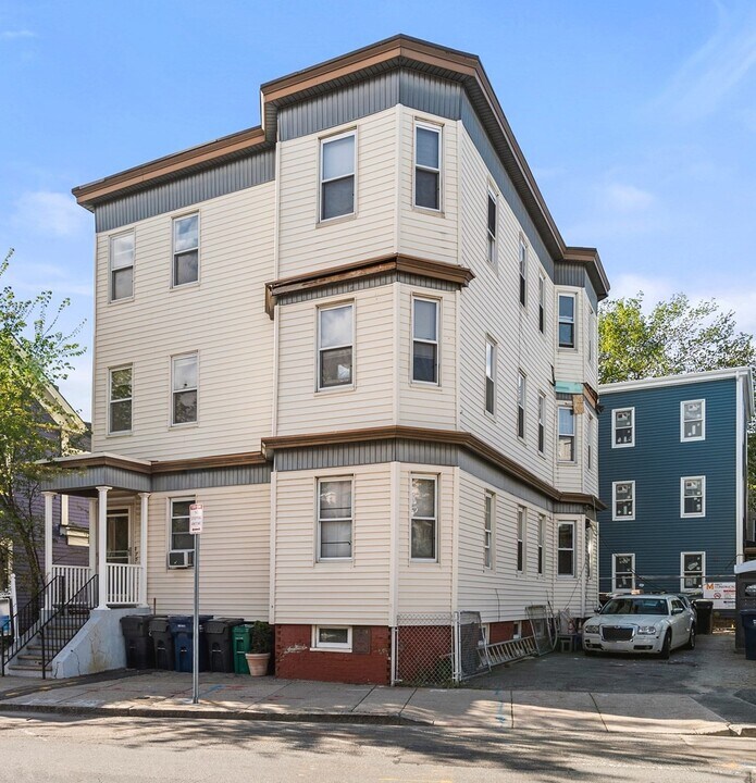 175 River St, Unit 1 in Cambridge, MA - Foto de edificio