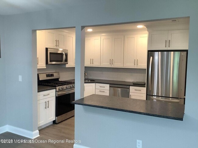 506 Harding Rd in Freehold, NJ - Building Photo - Building Photo